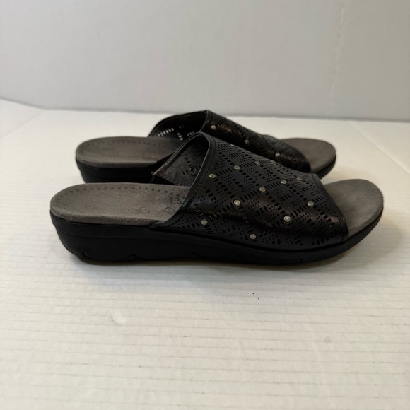 BareTraps Jaylyn Slide Sandal in Black Studs Comfort Shoe - Picture 7 of 8